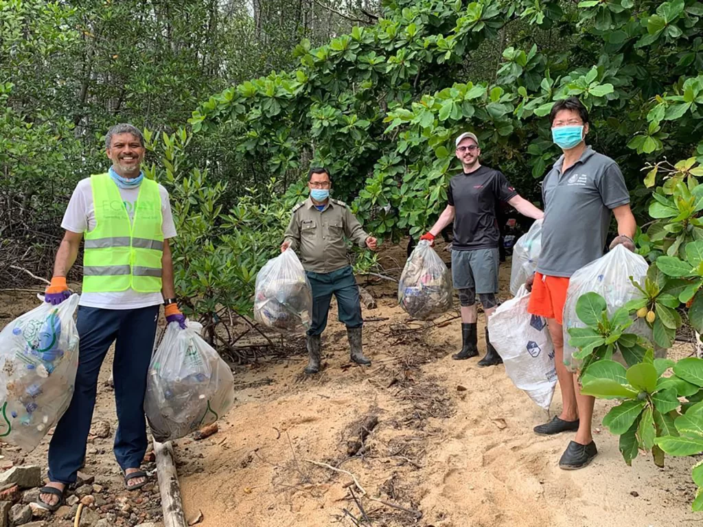 pantai-cermin-beach-cleanup-4-69666757e3816